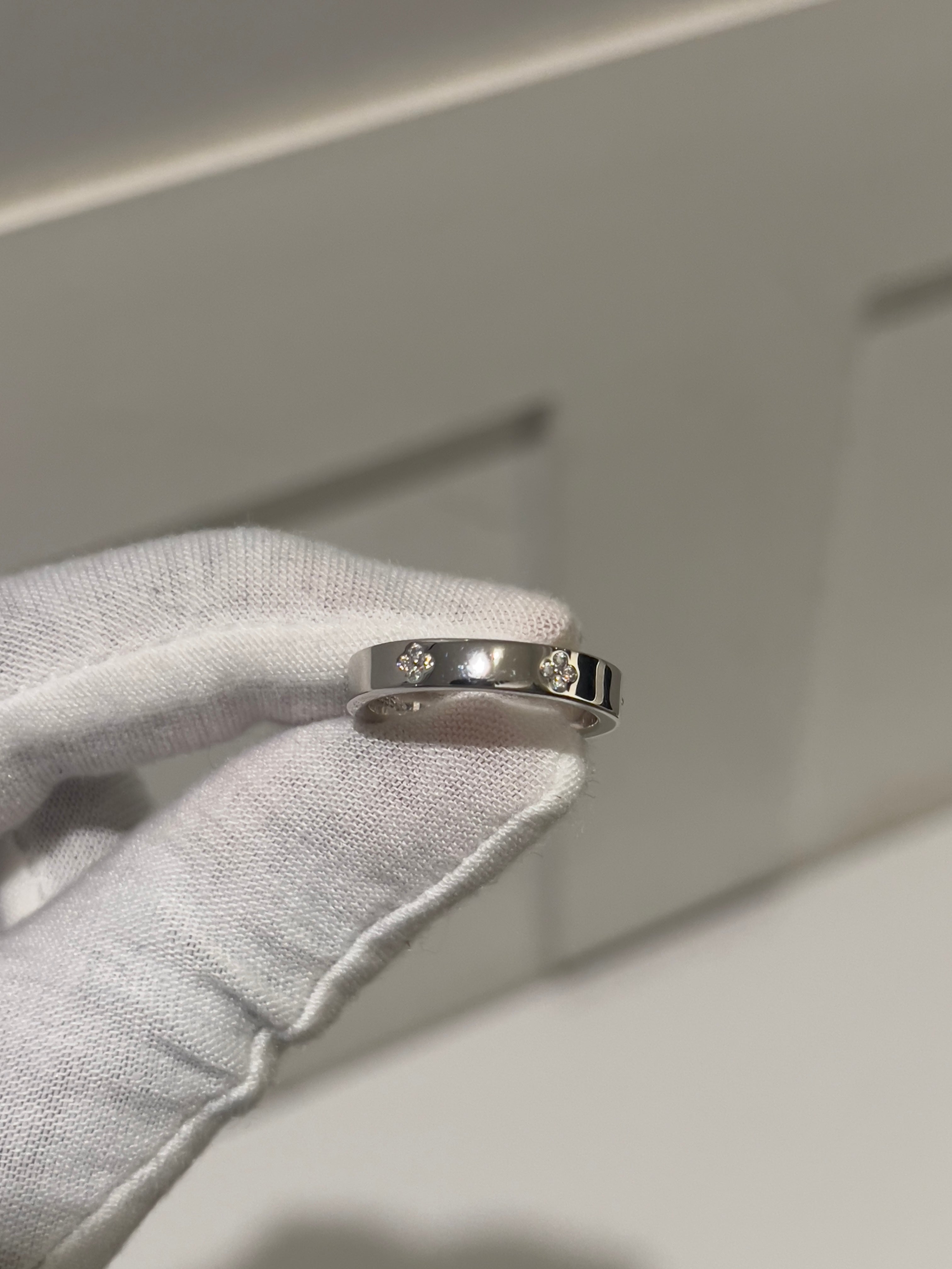 Sterling Silver Clover Moissanite Ring